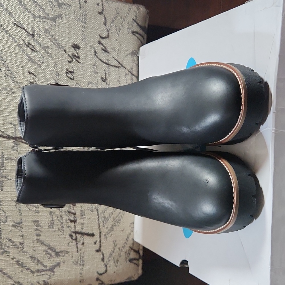 Aqua Collage Desiree Lug Waterproof Boots - Picture 2 of 6